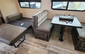 Dual-Suite Retreat Family Bunkhouse 32' Transcend