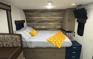 Firefly | Fully Stocked Family Camper | Sleeps 5