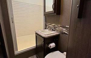 Easy To Drive- Newer 2018 Thor Motor Coach