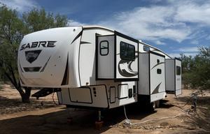 Luxury Condo on Wheels | 1½ Baths & Front Living