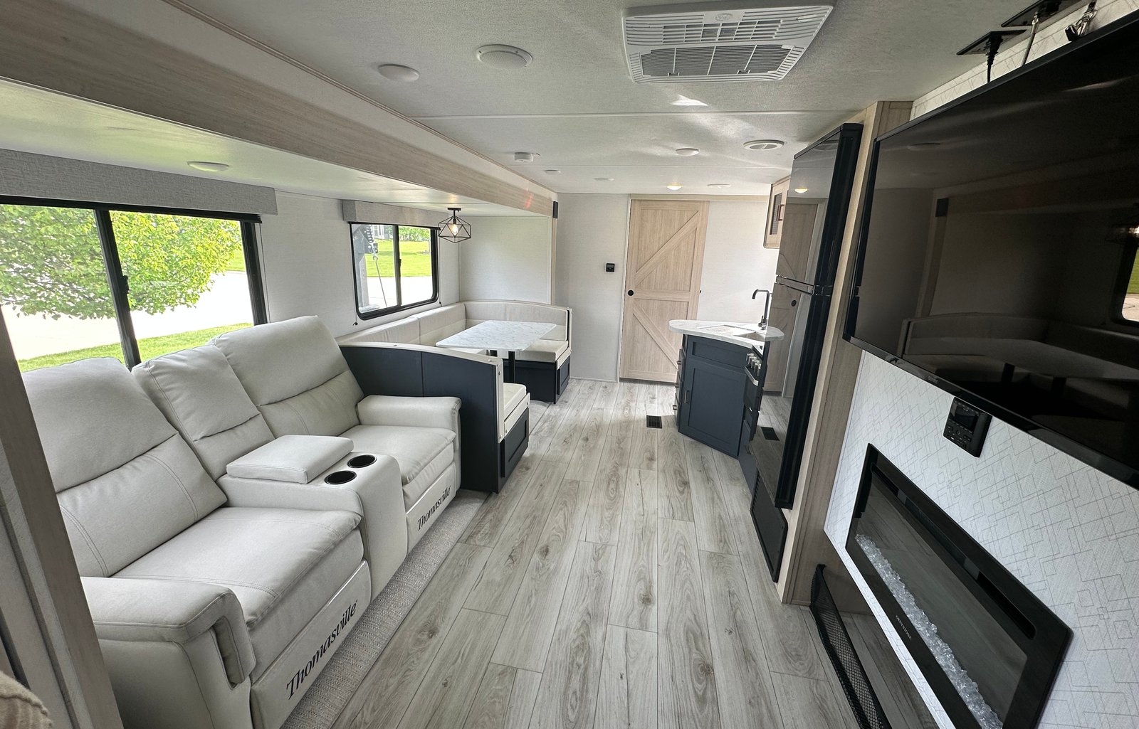 2024 Prime Time RV Avenger 27DBS