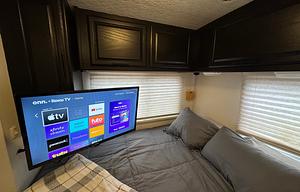 Newly Renovated RV - Minnie - Adventure Machine