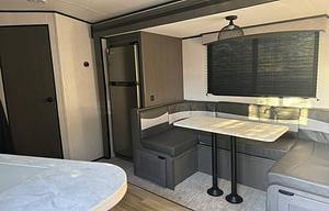 2022 Cruiser Embrace EL252 RV rental photo 11