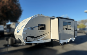 Family Coachmen w/ Double Bunks & Slide - Sleeps 8
