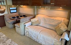 2004 Winnebago Adventurer 33C
