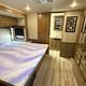 33 ft motorhome - sleeps 6