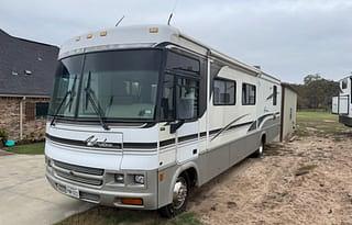2001 Winnebago Adventurer 35Z RV rental photo 2