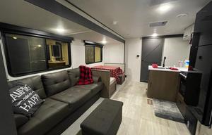 Sweet Pea II - 2026 Bunk House with Camp King Bed