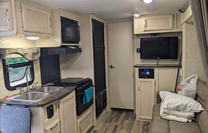 2017 Winnebago Micro Minnie
