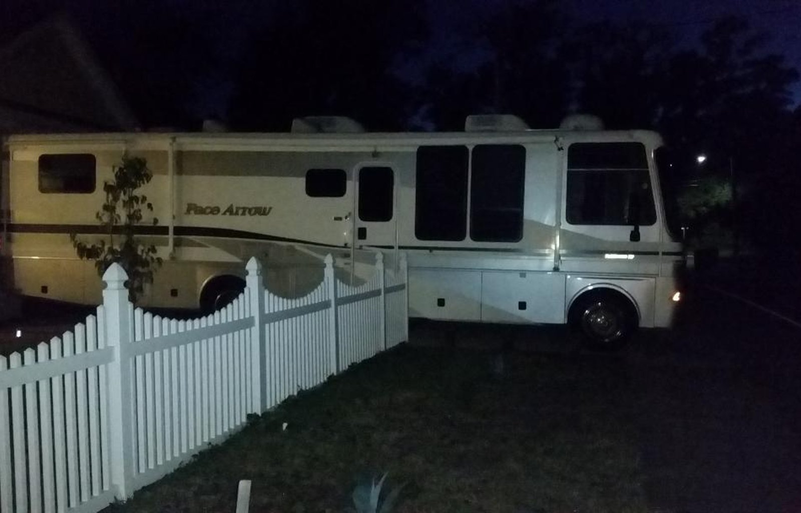 2003 Fleetwood RV Pace Arrow 37A