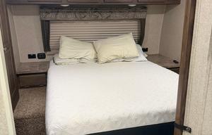 2018 Rockwood Ultra Lite 2706WS RV rental photo 4
