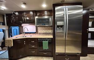 #14_40 ft Motorhome w/ bunks & 1.5 baths