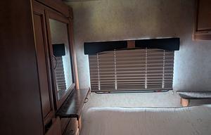 2011 Fleetwood RV Storm 32BH RV rental photo 35