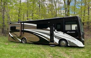 2016 Thor Motor Coach Palazzo 33.2