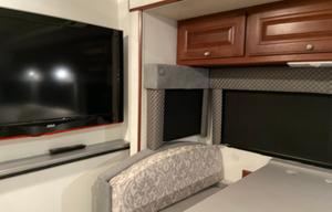 A La Vie (To Life) RV Rental