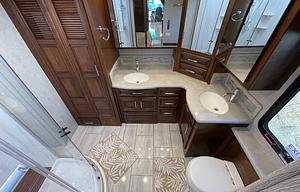 LUXURY RV
