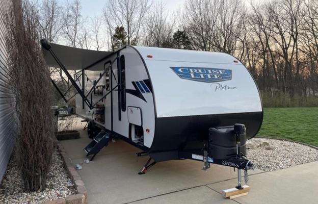2023 Salem Cruise Lite Platinum 28VBXLX RV rental photo 1