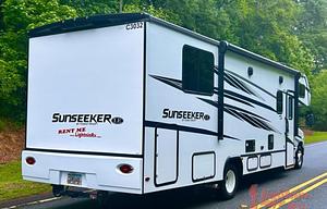 Forest River Sunseeker LE Model 2850SLE Motorhome