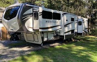Kay-9 2016 Keystone RV Montana 3710 FL