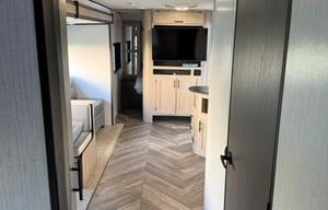 2021 Prowler 303BH RV rental photo 4