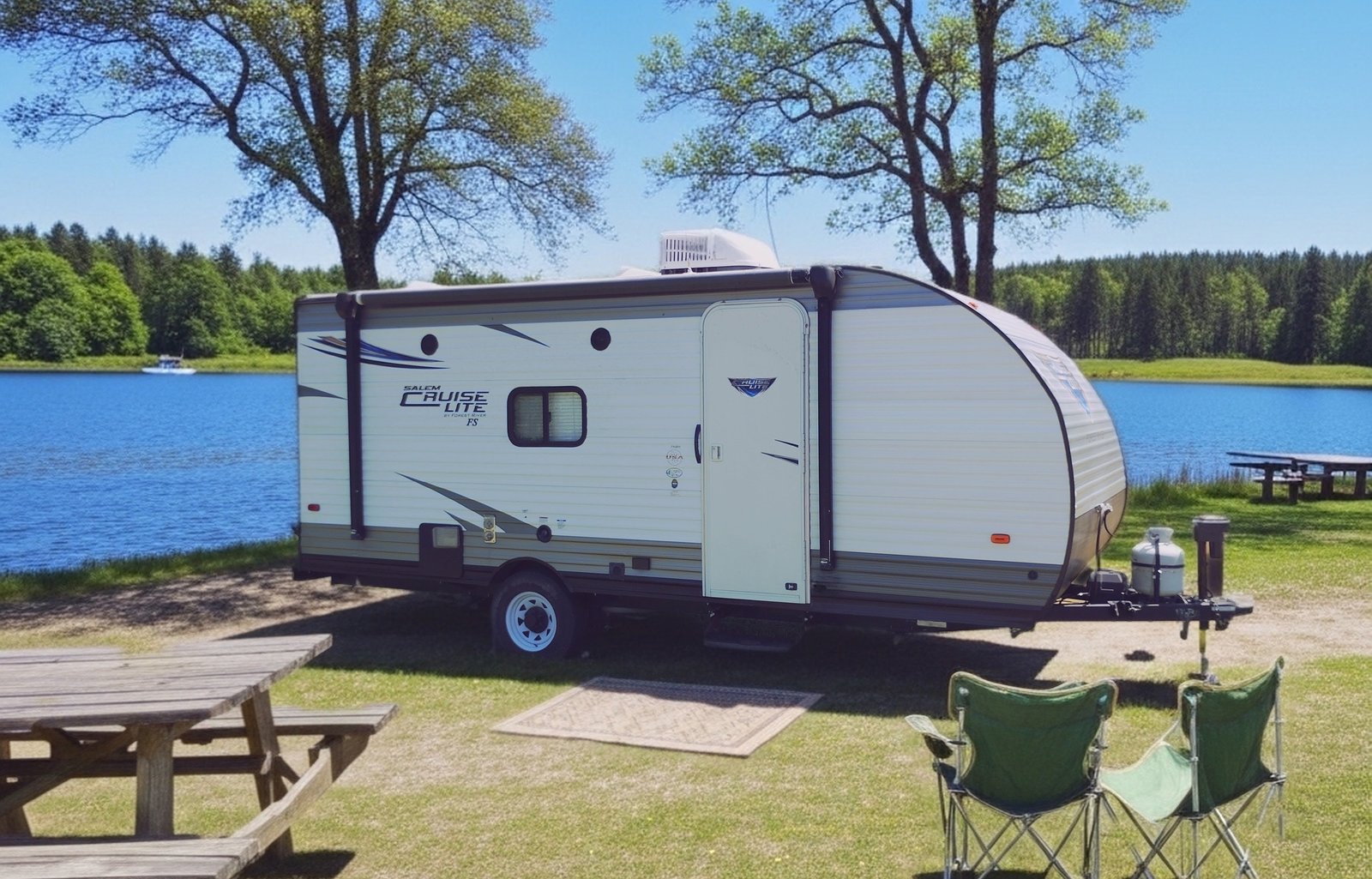 Meet Judy, retro themed camper w/ bunks to sleep 5