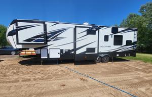 2018 Dutchmen RV Voltage V3605 RV rental photo 18