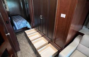 2017 Fleetwood Storm 36F - Will work w/your budget