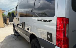 Baez RV Rentals - Adventure-Ready, Pet-Friendly RV