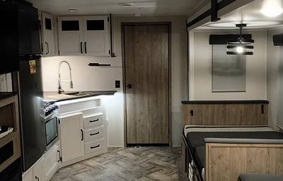 2023 Puma 28BHFQ RV rental photo 2