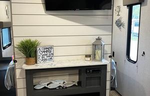 Camper For Rent – Sleeps 7 Comfortably!