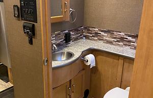 2017 Thor Motor Coach Hurricane 34J