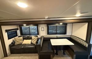 2022 Prime Time RV Avenger 27DBS