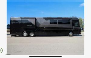 Luxury RV with flexible hosts.