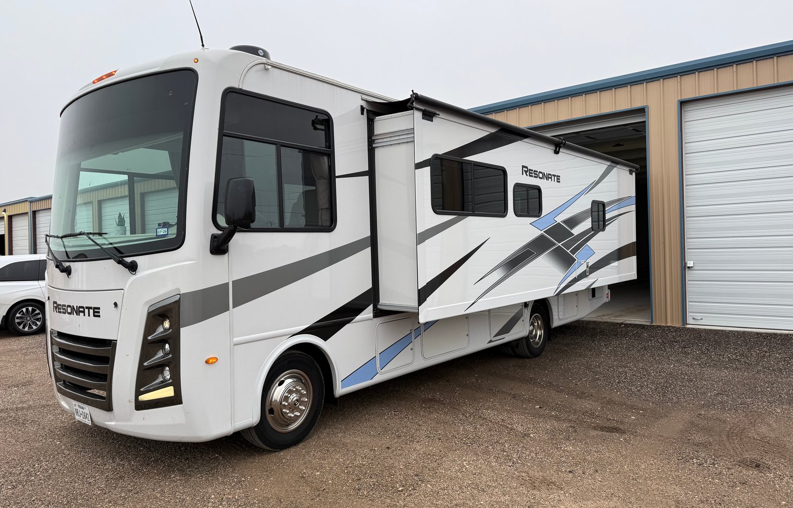 "Moms Fern" Thor Motor Coach 29D