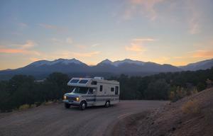 Retro 1989 Winnebago | Modern Upgrades, Sleeps 6