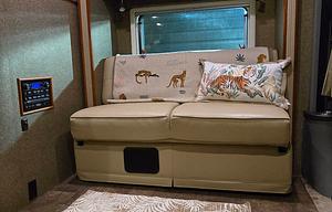 2013 Winnebago - VIA 25Q - Mercedes Diesel