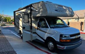 ❤️ Coachmen Leprechaun  Class C ❤️