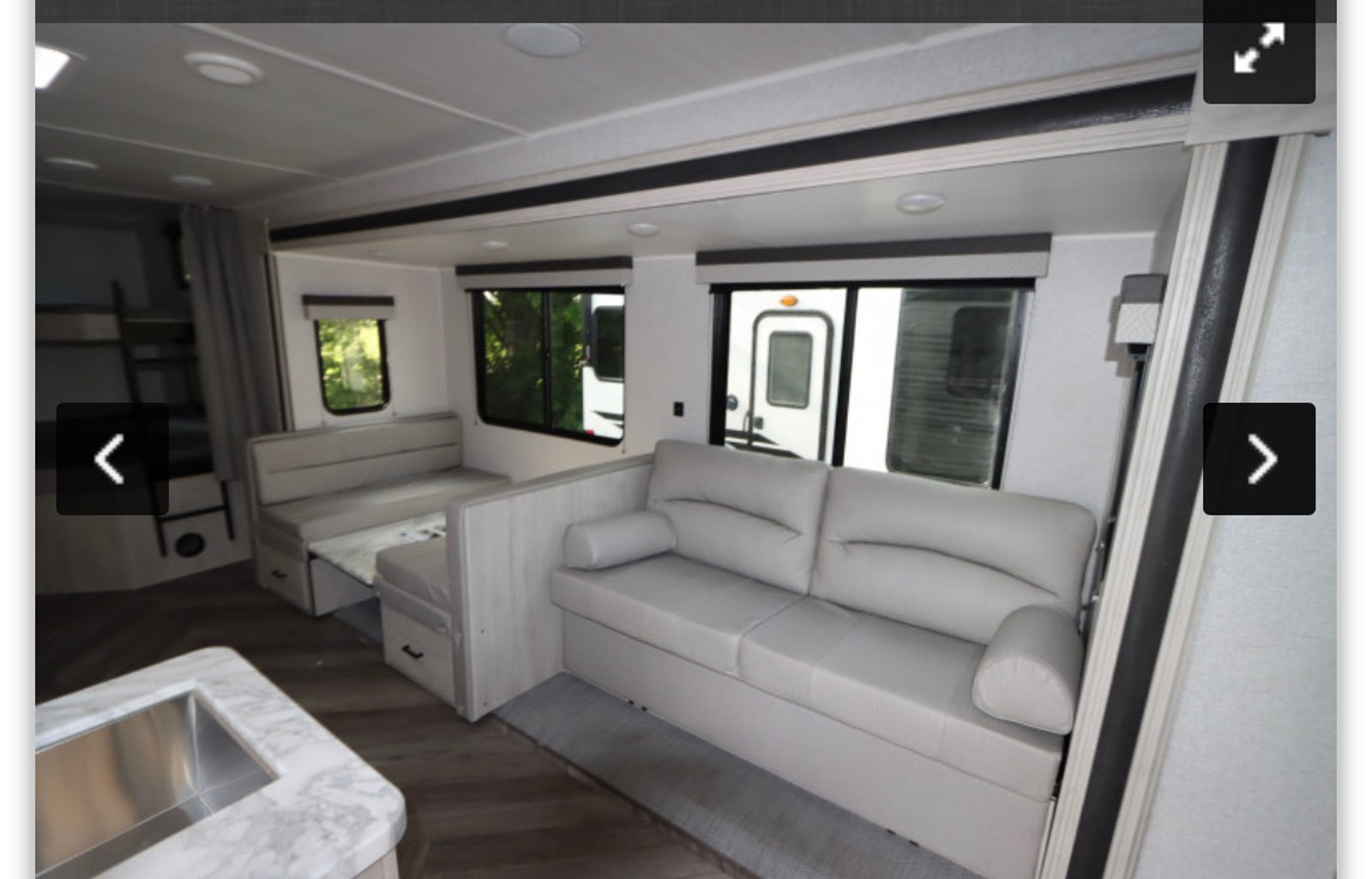 Brand New 2022 EAST AND WEST Della Terra 271BH