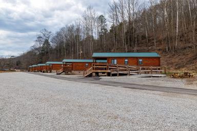 Hillbilly Rentals Resort & Campground - Ivy