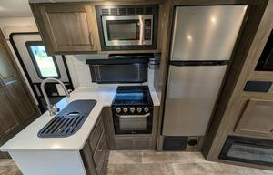Rockwood Ultra Lite | Modern, Spacious and Cozy