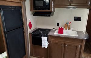 2017 Shasta RVs Oasis 25RS - 1/2 ton towable