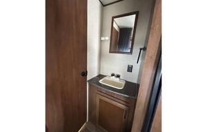 "Sweet Escape" Spacious 10-Person RV - Festivals