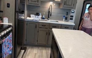 Special Labor Day Pricing!!!     5th Wheel Living
