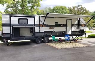 DELIVERY ONLY!! 2021 Forest River Wildwood 31KQBTS