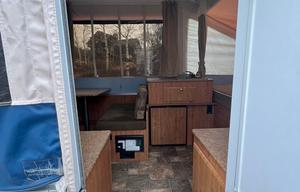 Family and Dog Friendly Pop up Camper Rental!