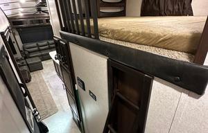 Glamping at its finest! Jayco Luxury sleeps 9!