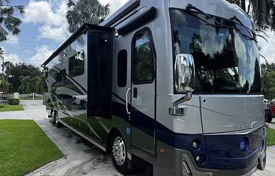 Presidential Luxury Coach