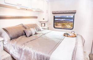 Luxury 2022 Thor Motor Coach Windsport 34J