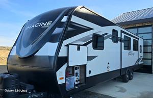 Voyager - Luxury 34ft trailer with 2 rooms & solar
