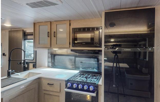 2024 Salem Cruise Lite Platinum 263BHXLX RV rental photo 1
